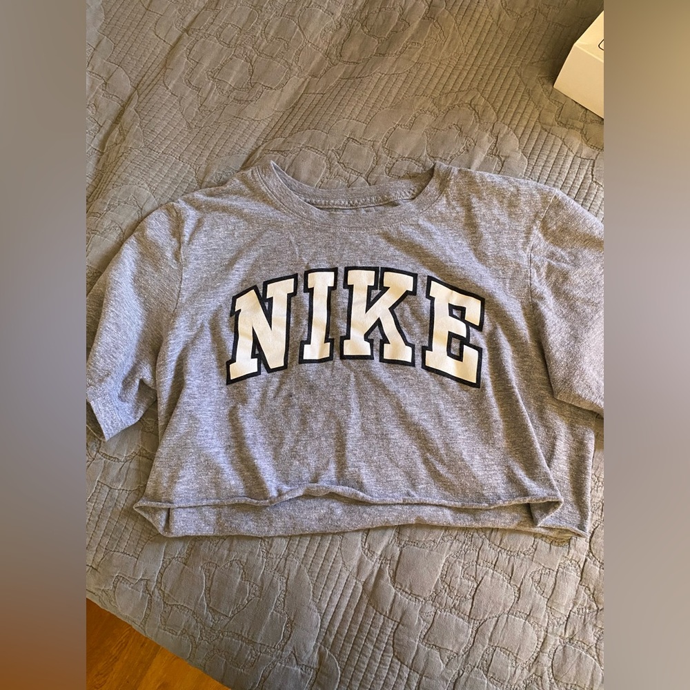 COPY - Nike cropped top